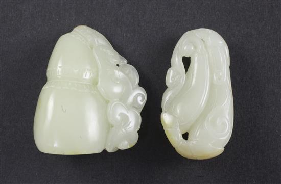 Two Chinese pale celadon jade carvings, 4.9cm and 4.8cm